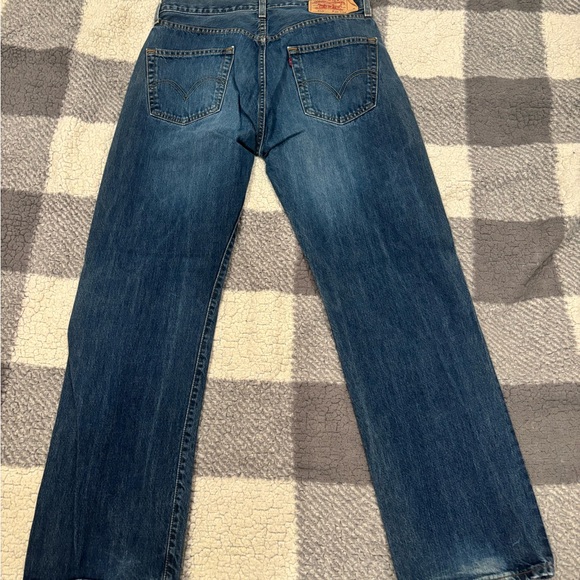 Levi's Men's Classic Indigo Straight Jeans - Picture 2 of 4